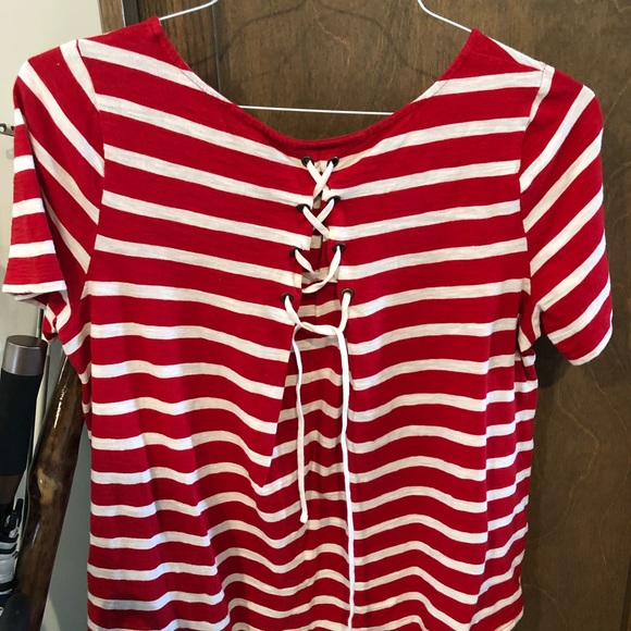 2 Red shirts are better than 1! This lots for you! - Picture 7 of 7